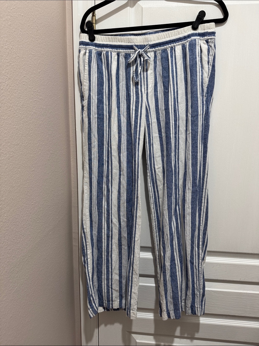 Old Navy Blue and White Vertical Stripe Drawstring Pants